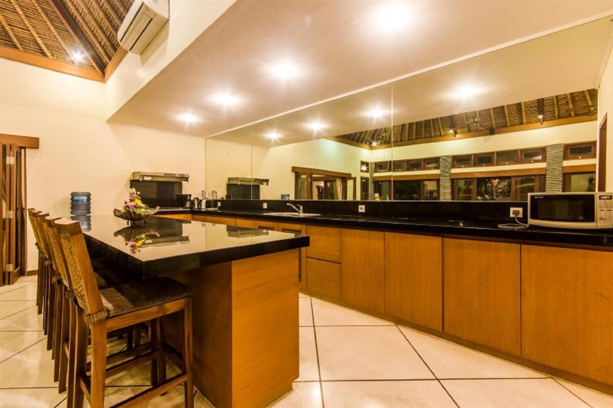 Luxury Antan Seminyak (Bali)